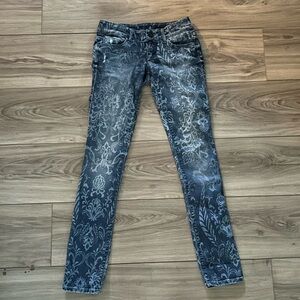 ❤️ Black Orchid fleur de leaf pattern skinny jeans